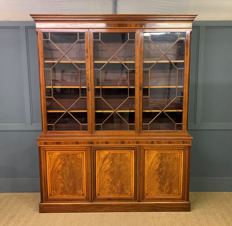 Edwards & Roberts Inlaid Mahogany Bookcase - Image 3